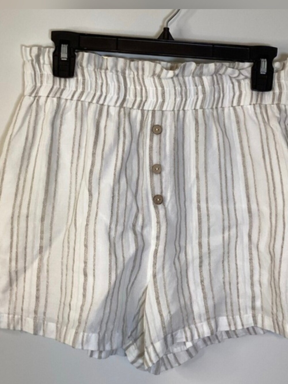 Fate White/Cream Striped High-Waist Paperbag Shorts/Natural Fiber